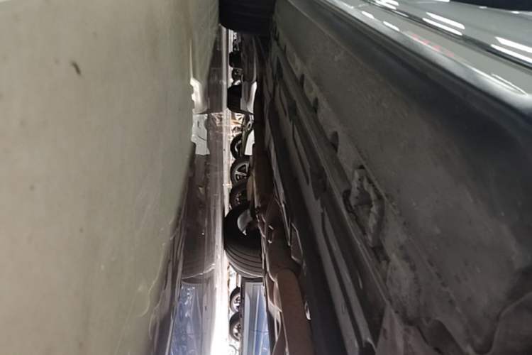 Used Mercedes-Benz GLK-Class 2013 Facelift GLK 300 4MATIC Fashion Edition Right Side Sill
