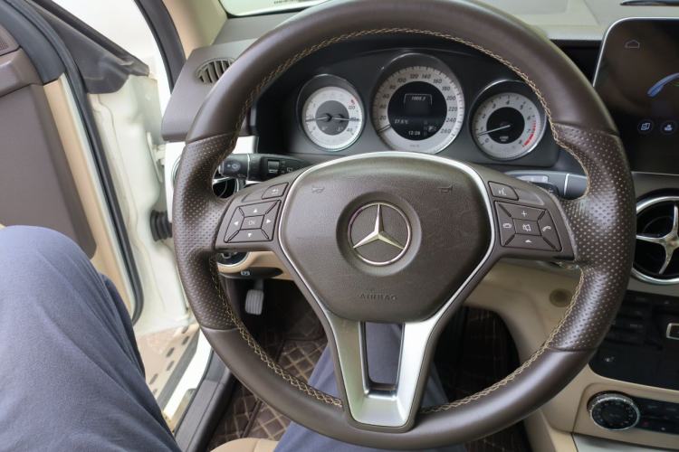 Used Mercedes-Benz GLK-Class 2013 GLK 300 4MATIC Dynamic Sunroof Model Steering Wheel