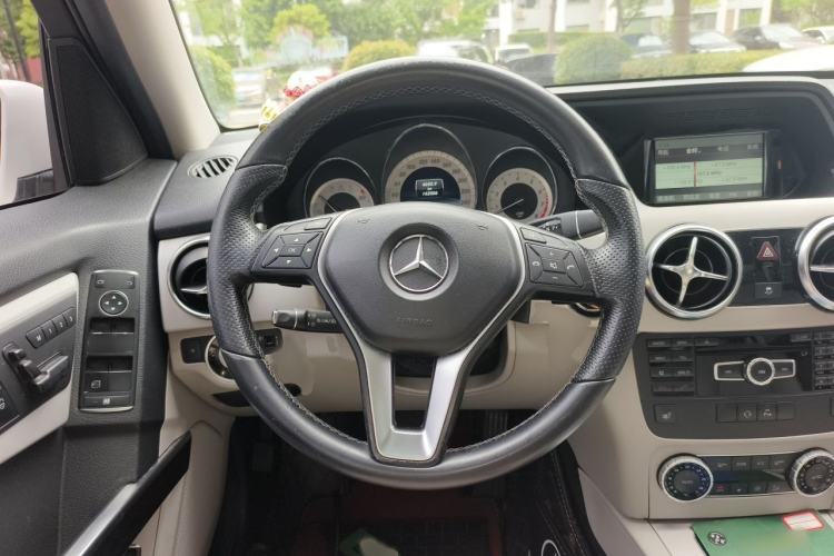 Used Mercedes-Benz GLK-Class 2013 GLK 300 4MATIC Dynamic Sunroof Model Steering Wheel