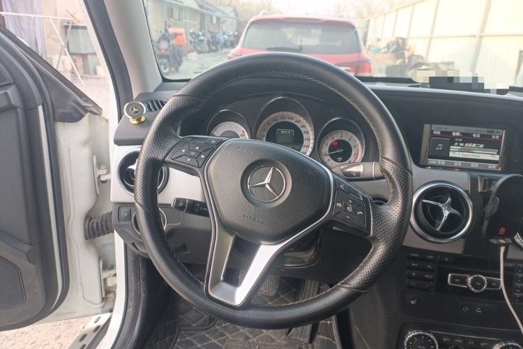 Used Mercedes-Benz GLK-Class 2013 Facelift GLK 300 4MATIC Fashion Edition Steering Wheel