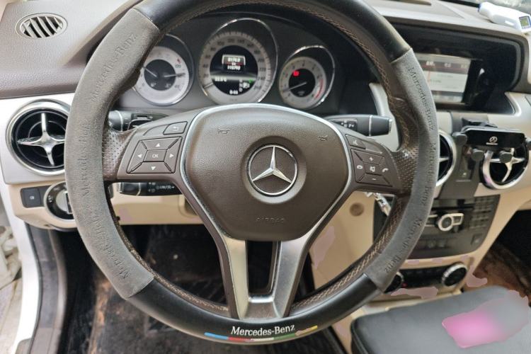 Used Mercedes-Benz GLK-Class 2013 GLK 300 4MATIC Dynamic Edition Steering Wheel