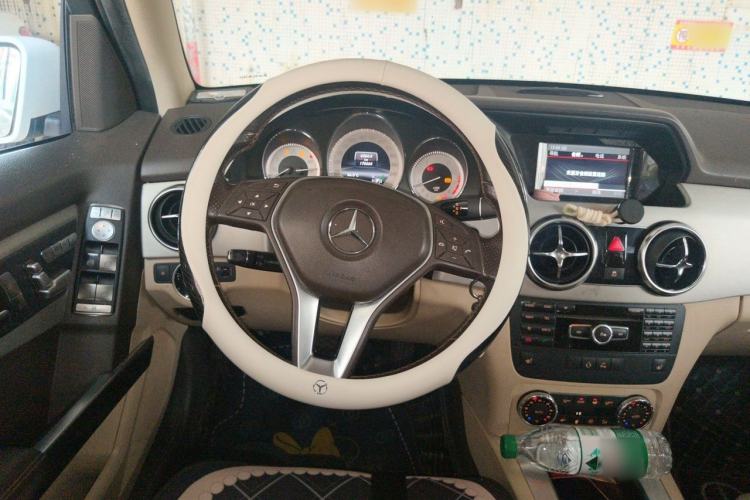 Used Mercedes-Benz GLK-Class 2013 GLK 300 4MATIC Dynamic Edition Steering Wheel