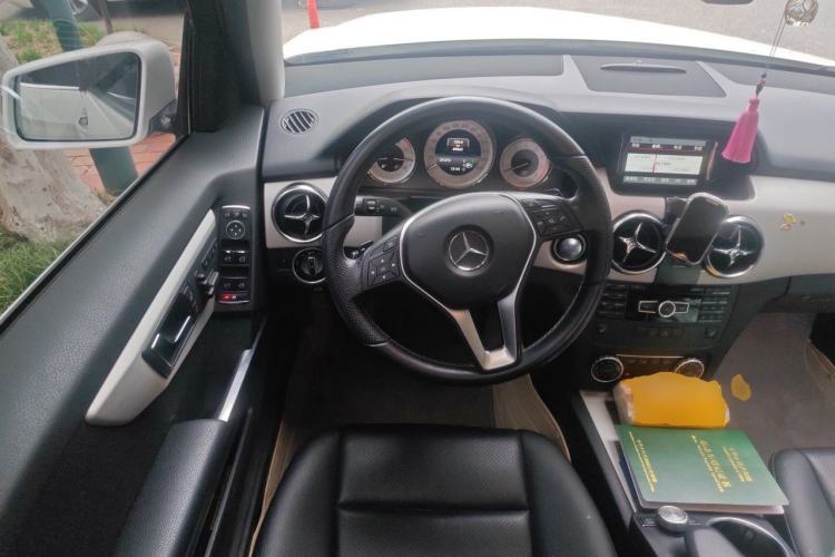 Used Mercedes-Benz GLK-Class 2013 Facelift GLK 300 4MATIC Fashion Edition Steering Wheel