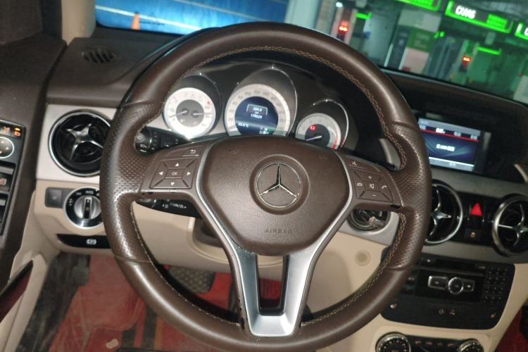 Used Mercedes-Benz GLK-Class 2013 GLK 300 4MATIC Dynamic Edition Steering Wheel
