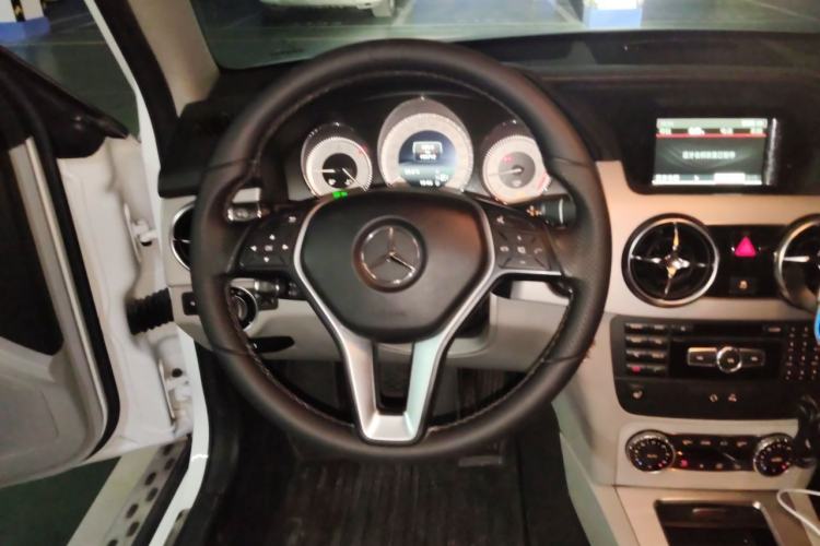 Used Mercedes-Benz GLK-Class 2013 GLK 300 4MATIC Dynamic Sunroof Model Steering Wheel