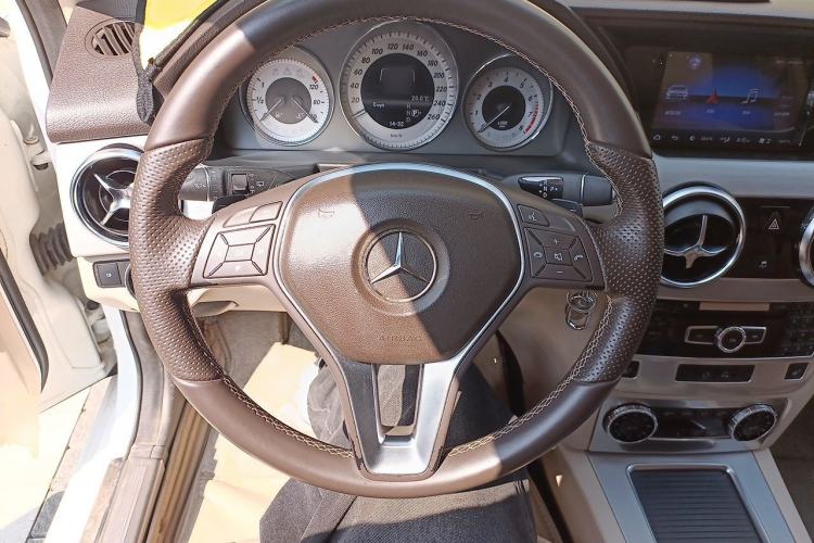 Used Mercedes-Benz GLK-Class 2013 GLK 300 4MATIC Dynamic Edition Steering Wheel