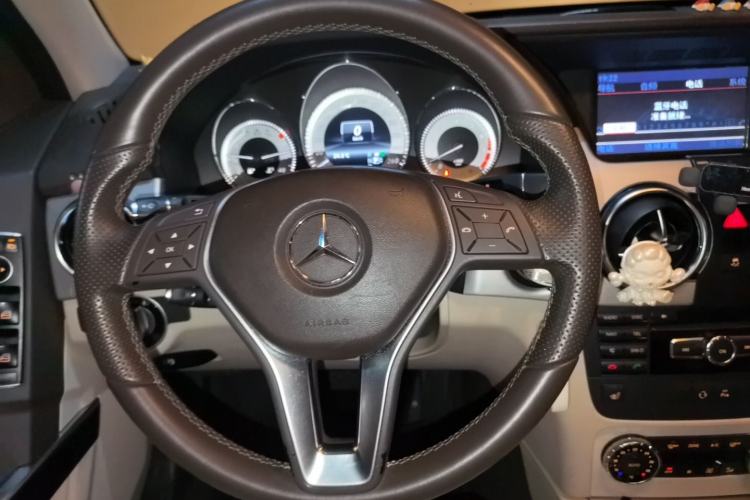 Used Mercedes-Benz GLK-Class 2013 GLK 300 4MATIC Fashion Model Steering Wheel