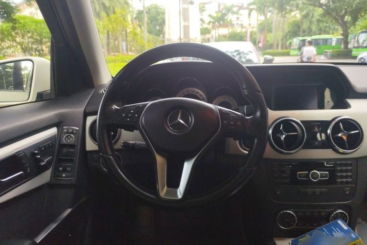 Used Mercedes-Benz GLK-Class 2013 GLK 300 4MATIC Fashion Model Steering Wheel