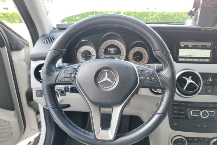 Used Mercedes-Benz GLK-Class 2013 GLK 300 4MATIC Dynamic Sunroof Model Steering Wheel