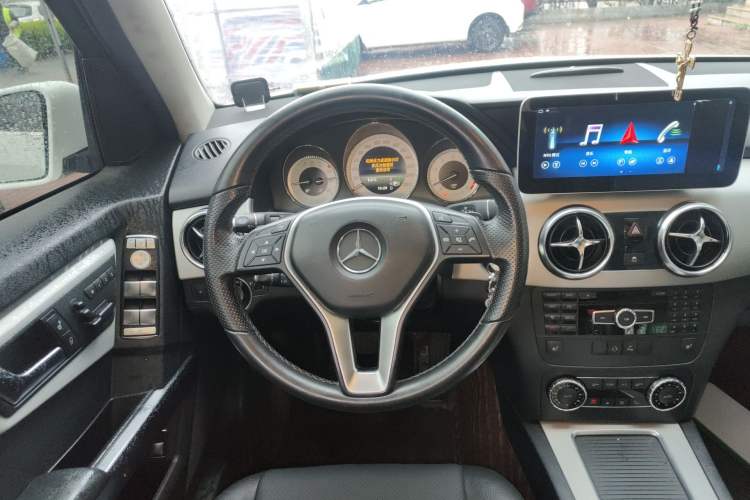 Used Mercedes-Benz GLK-Class 2013 GLK 300 4MATIC Dynamic Sunroof Model Steering Wheel