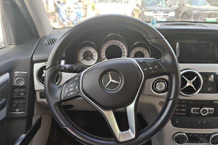 Used Mercedes-Benz GLK-Class 2013 Facelift GLK 300 4MATIC Fashion Edition Steering Wheel