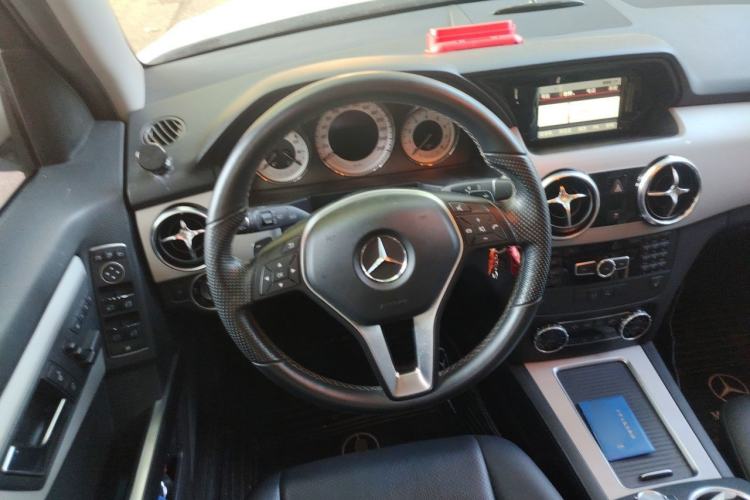 Used Mercedes-Benz GLK-Class 2013 GLK 300 4MATIC Dynamic Sunroof Model Steering Wheel