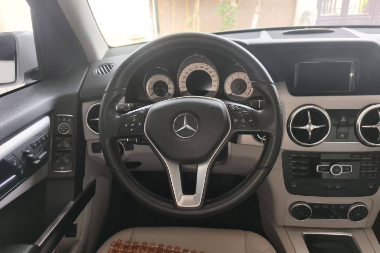 Used Mercedes-Benz GLK-Class 2013 GLK 300 4MATIC Dynamic Sunroof Model Steering Wheel