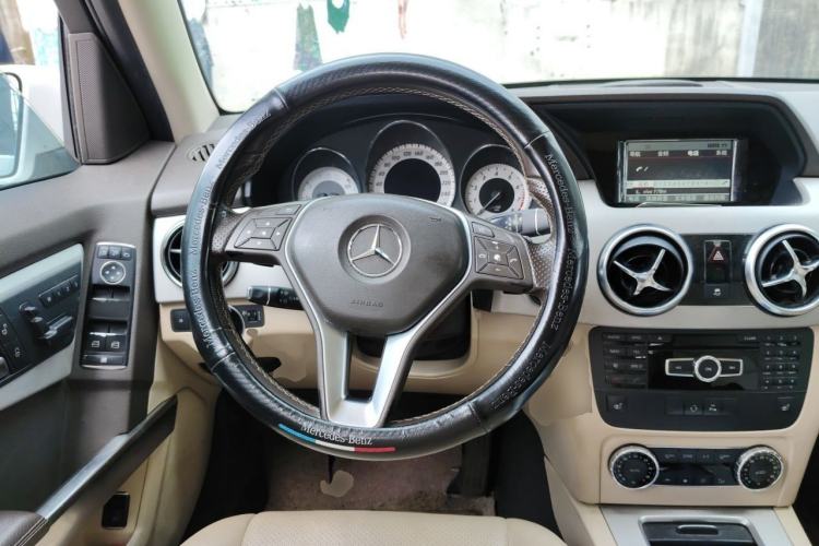 Used Mercedes-Benz GLK-Class 2013 GLK 300 4MATIC Dynamic Sunroof Model Steering Wheel