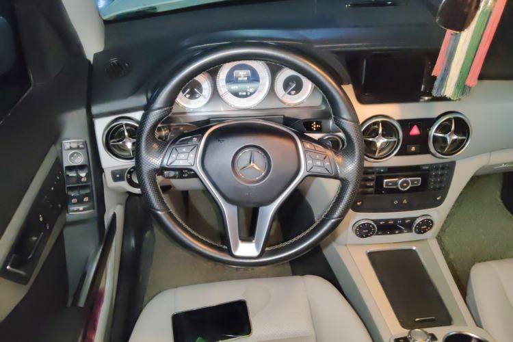 Used Mercedes-Benz GLK-Class 2013 GLK 300 4MATIC Dynamic Sunroof Model Steering Wheel