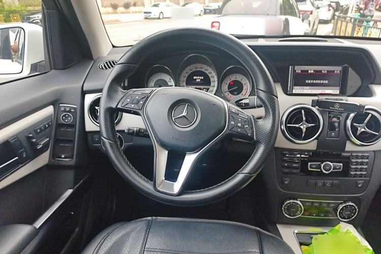 Used Mercedes-Benz GLK-Class 2013 GLK 300 4MATIC Fashion Model Steering Wheel