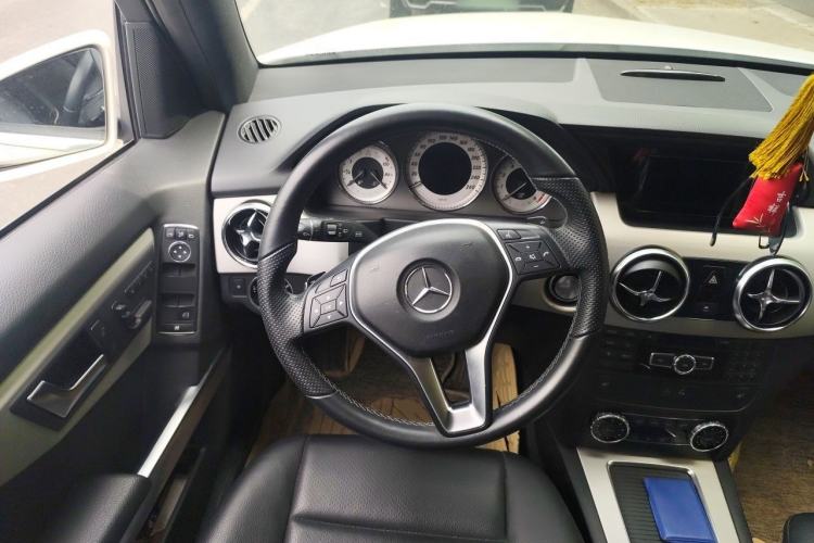 Used Mercedes-Benz GLK-Class 2013 Facelift GLK 300 4MATIC Fashion Edition Steering Wheel