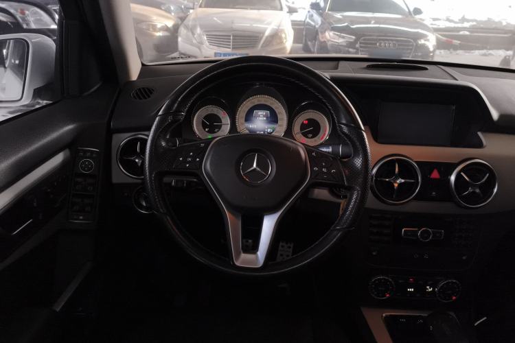 Used Mercedes-Benz GLK-Class 2013 GLK 300 4MATIC Dynamic Sunroof Model Steering Wheel