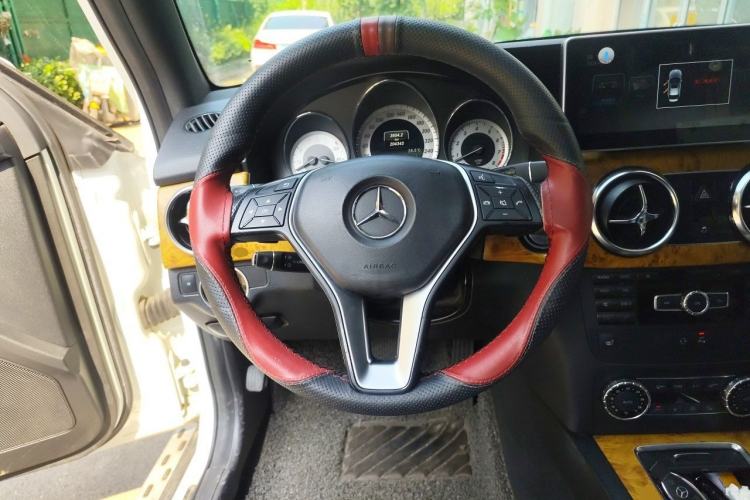 Used Mercedes-Benz GLK-Class 2013 Facelift GLK 300 4MATIC Fashion Edition Steering Wheel
