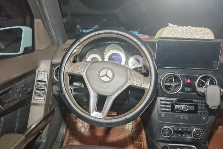 Used Mercedes-Benz GLK-Class 2013 GLK 300 4MATIC Luxury Model Steering Wheel