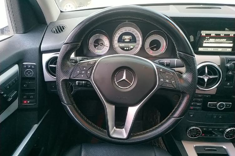 Used Mercedes-Benz GLK-Class 2013 GLK 300 4MATIC Dynamic Sunroof Model Steering Wheel