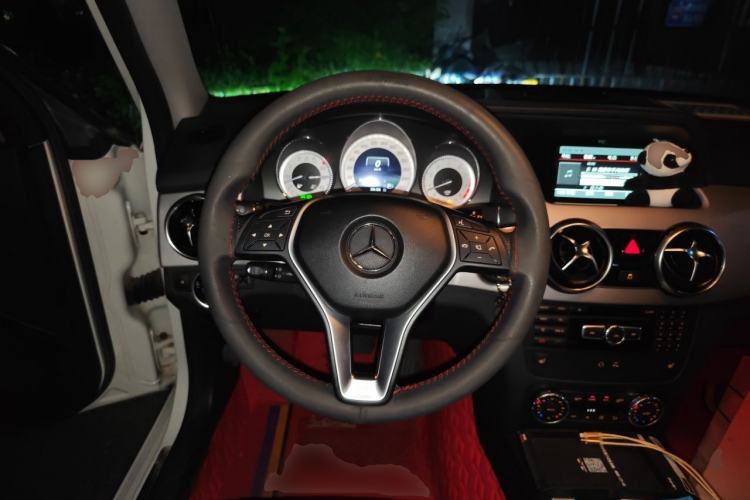 Used Mercedes-Benz GLK-Class 2013 GLK 300 4MATIC Dynamic Sunroof Model Steering Wheel