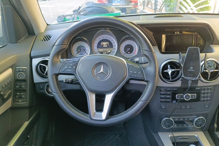 Used Mercedes-Benz GLK-Class 2013 GLK 300 4MATIC Luxury Model Steering Wheel