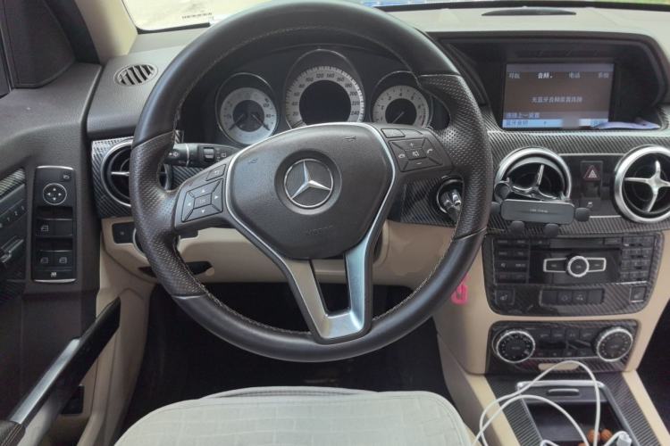 Used Mercedes-Benz GLK-Class 2013 GLK 300 4MATIC Dynamic Sunroof Model Steering Wheel