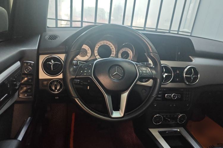 Used Mercedes-Benz GLK-Class 2013 Facelift GLK 300 4MATIC Fashion Edition Steering Wheel