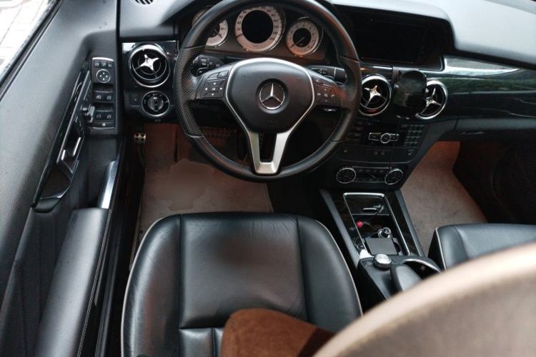 Used Mercedes-Benz GLK-Class 2013 GLK 300 4MATIC Luxury Model Steering Wheel