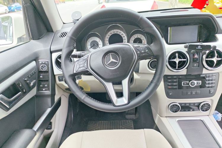 Used Mercedes-Benz GLK-Class 2013 GLK 300 4MATIC Dynamic Sunroof Model Steering Wheel