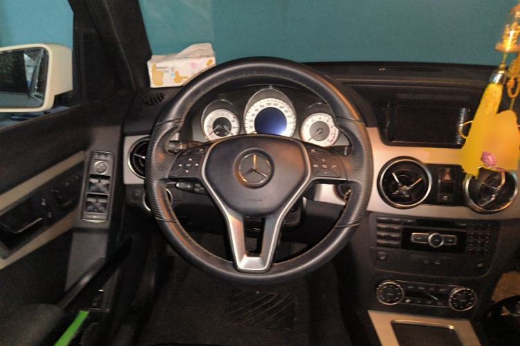 Used Mercedes-Benz GLK-Class 2013 GLK 300 4MATIC Dynamic Sunroof Model Steering Wheel