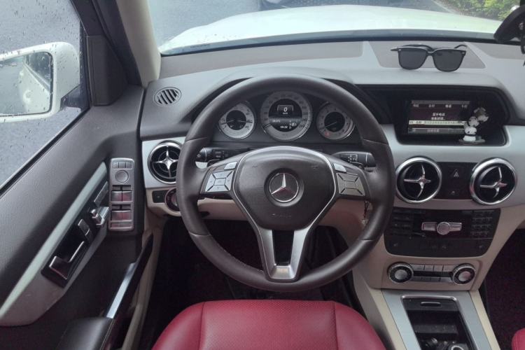 Used Mercedes-Benz GLK-Class 2013 GLK 300 4MATIC Dynamic Sunroof Model Steering Wheel