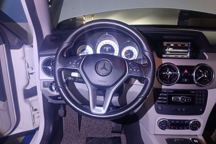 Used Mercedes-Benz GLK-Class 2013 GLK 300 4MATIC Dynamic Edition Steering Wheel