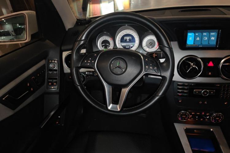 Used Mercedes-Benz GLK-Class 2013 GLK 300 4MATIC Dynamic Sunroof Model Steering Wheel