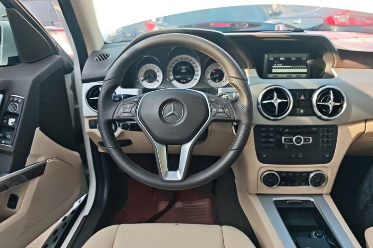 Used Mercedes-Benz GLK-Class 2013 GLK 300 4MATIC Dynamic Sunroof Model Steering Wheel