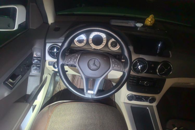 Used Mercedes-Benz GLK-Class 2013 Facelift GLK 300 4MATIC Fashion Edition Steering Wheel