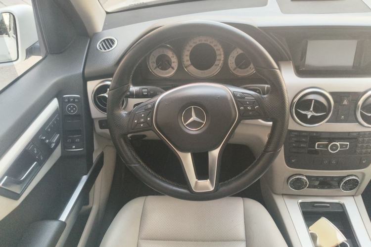 Used Mercedes-Benz GLK-Class 2013 GLK 300 4MATIC Dynamic Sunroof Model Steering Wheel