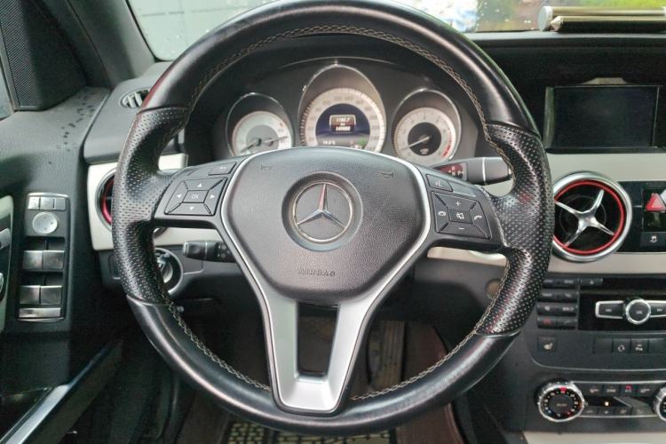 Used Mercedes-Benz GLK-Class 2013 Facelift GLK 300 4MATIC Fashion Edition Steering Wheel