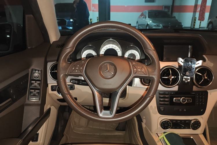 Used Mercedes-Benz GLK-Class 2013 GLK 300 4MATIC Dynamic Sunroof Model Steering Wheel