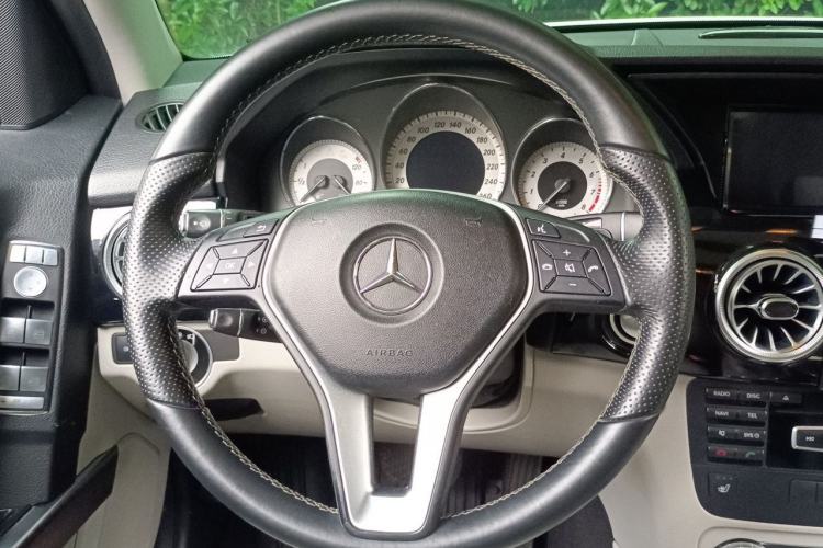 Used Mercedes-Benz GLK-Class 2013 Facelift GLK 300 4MATIC Fashion Edition Steering Wheel