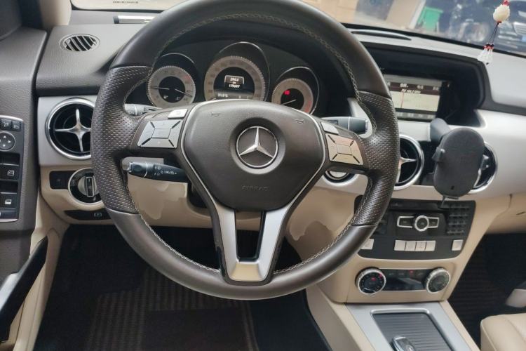 Used Mercedes-Benz GLK-Class 2013 Facelift GLK 300 4MATIC Fashion Edition Steering Wheel