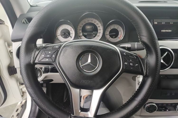 Used Mercedes-Benz GLK-Class 2013 GLK 300 4MATIC Dynamic Sunroof Model Steering Wheel
