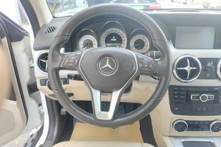 Used Mercedes-Benz GLK-Class 2013 GLK 300 4MATIC Dynamic Sunroof Model Steering Wheel