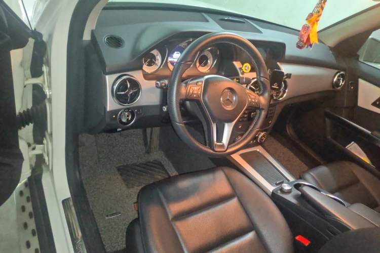Used Mercedes-Benz GLK-Class 2013 GLK 300 4MATIC Dynamic Edition Steering Wheel