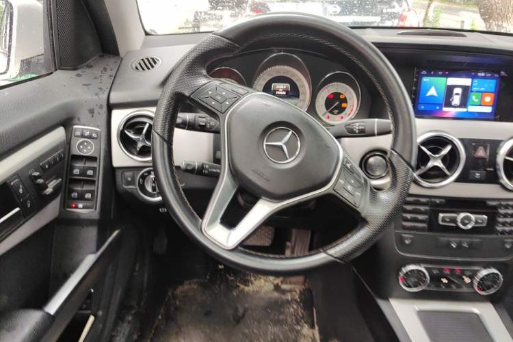 Used Mercedes-Benz GLK-Class 2013 Facelift GLK 300 4MATIC Fashion Edition Steering Wheel