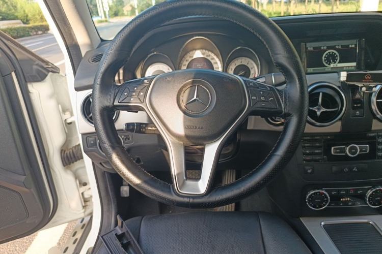 Used Mercedes-Benz GLK-Class 2013 GLK 300 4MATIC Dynamic Sunroof Model Steering Wheel