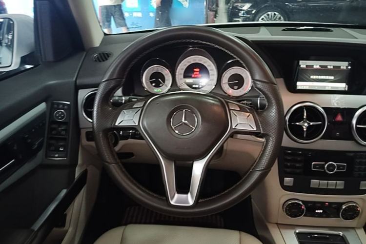 Used Mercedes-Benz GLK-Class 2013 Facelift GLK 300 4MATIC Fashion Edition Steering Wheel