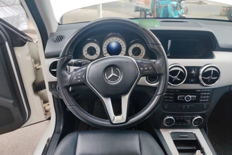 Used Mercedes-Benz GLK-Class 2013 GLK 300 4MATIC Dynamic Edition Steering Wheel