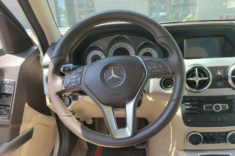 Used Mercedes-Benz GLK-Class 2013 GLK 300 4MATIC Dynamic Sunroof Model Steering Wheel